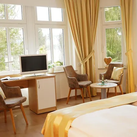 Parkhotel Helene 3*
